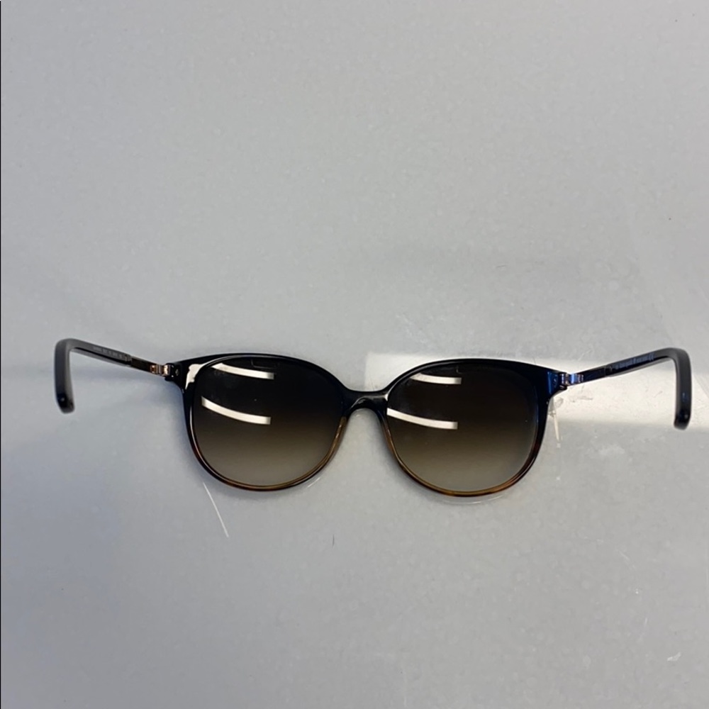 kate spade Cat Eye Sunglasses with Pink Case - Picture 3 of 5